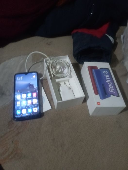 Redmi 8 sotiladi 4ga64g zoʻr telefon