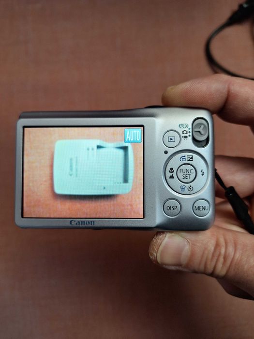 Фотоапарат Canon IXUS 105