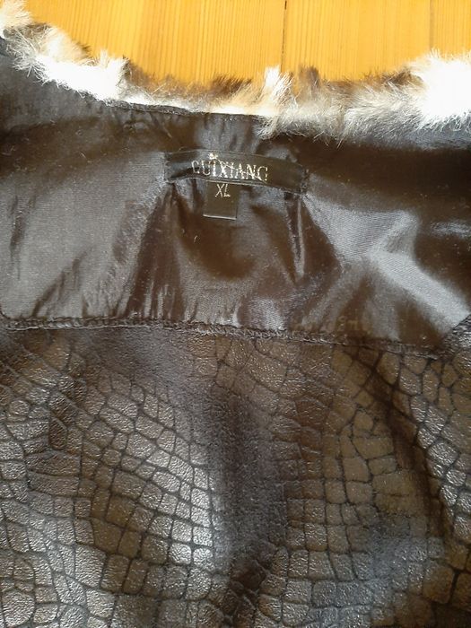 Продаю новую женскую безрукавку