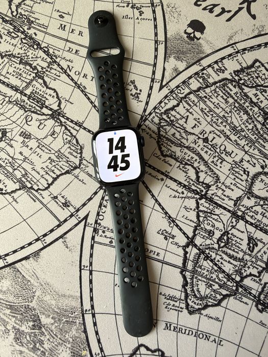 Продам apple watch series 7