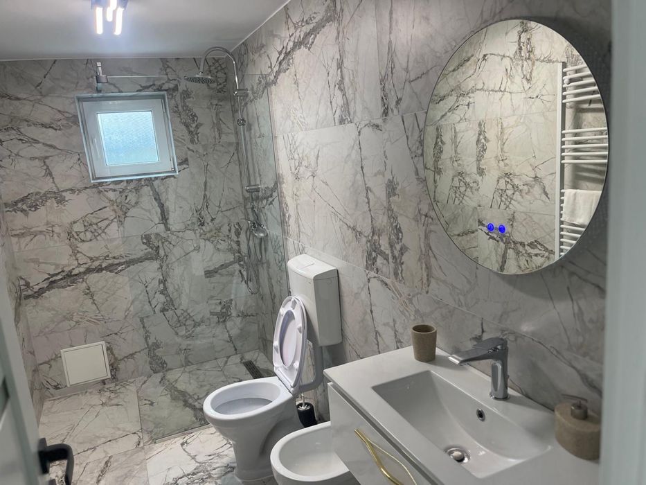 Închiriez apartament  în vilă – Sinaia, zonă centrală (lângă restaurant Casa Noastra)