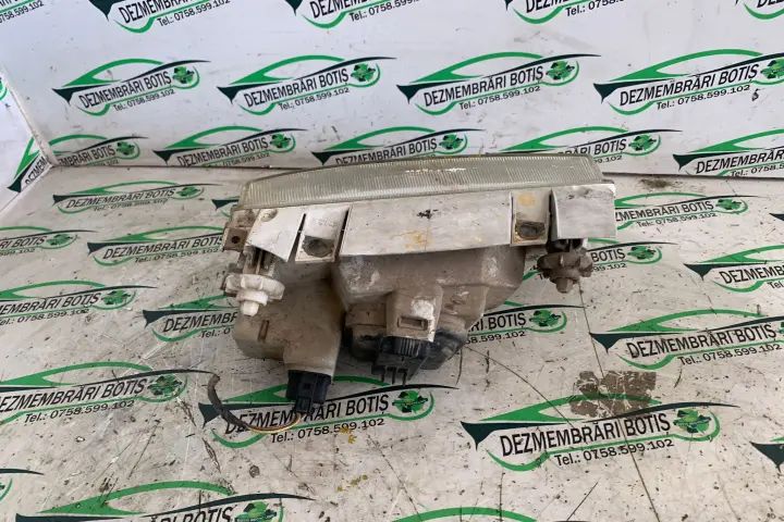 Far stanga Volkswagen VW Polo 1998 1.0 MT (50 hp)