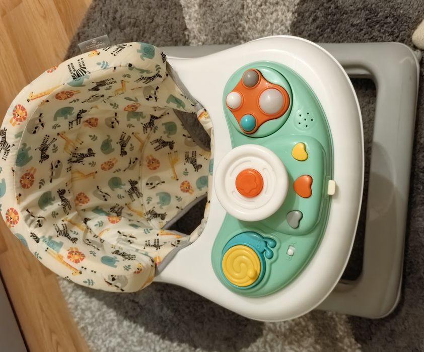 Бебешка проходилка и паяци