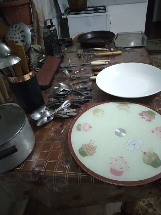 Отдам посуду даром символически