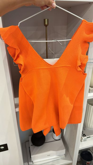 Продавам няколко чифта бански, нови, с лепенки, леопардов принт, бял