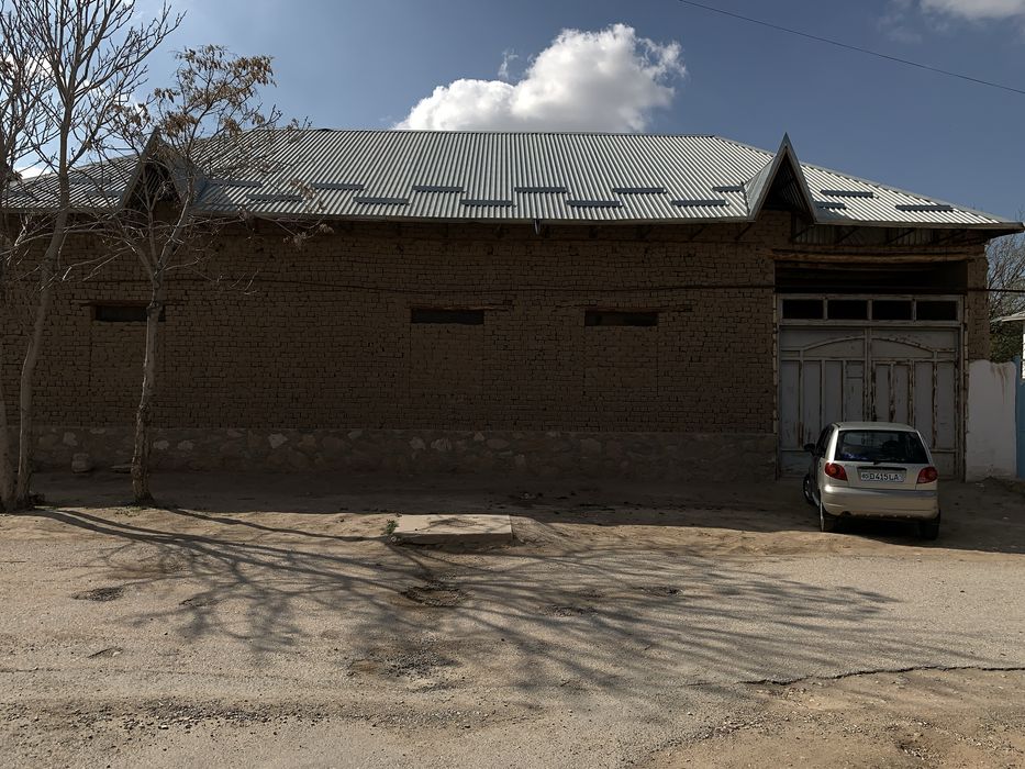 Ховли сотилади срочно!