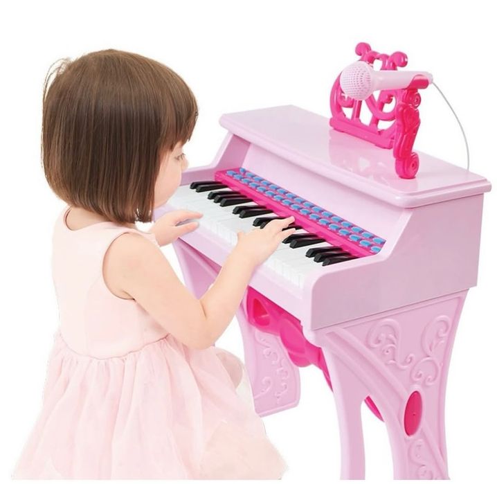 Пианино с микрофоном