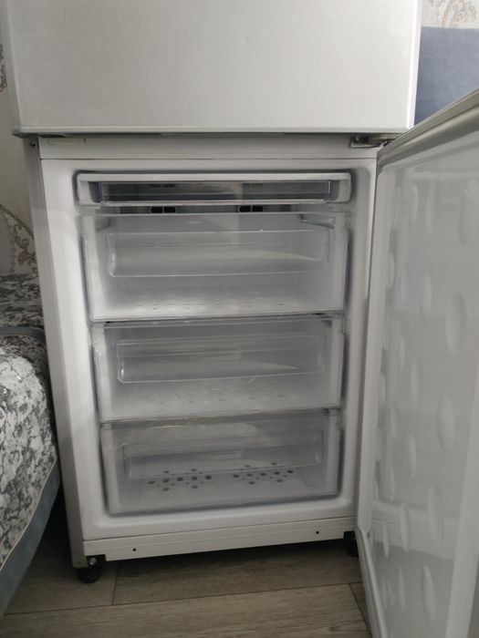 Продам холодильник