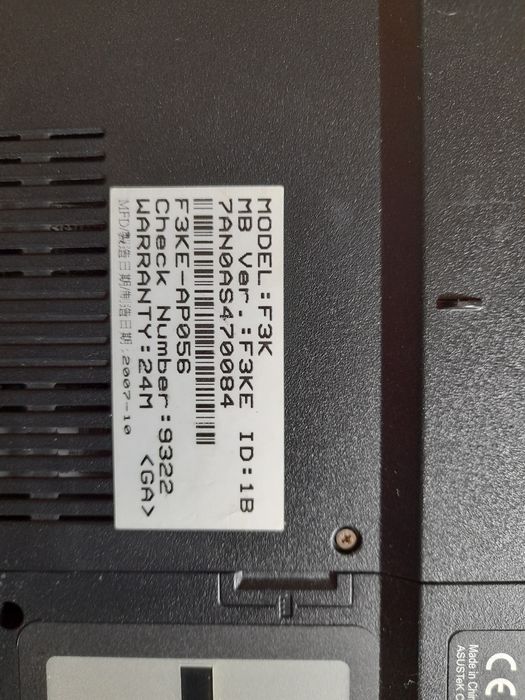Laptop defect( pentru piese