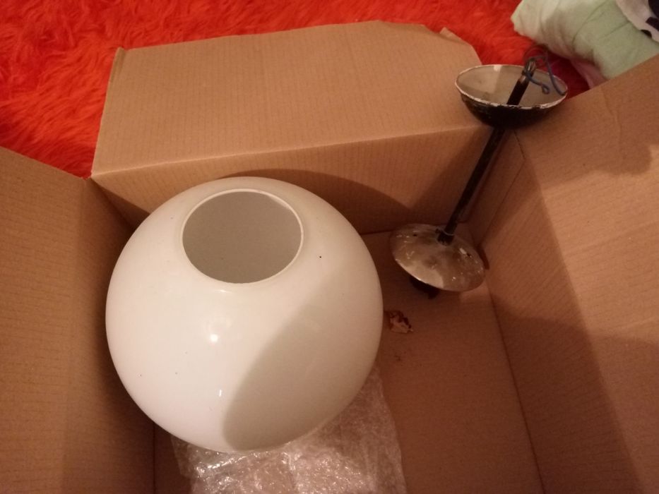 Продавам полилей