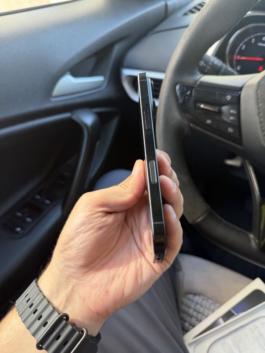 iPhone 16 pro 256gb esim