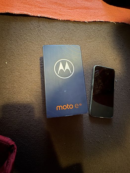 Telefon moto e6i
