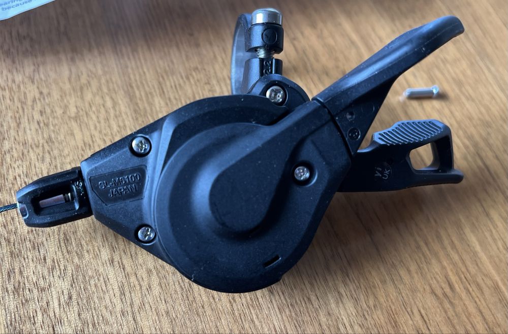 SHIMANO SL-M6100 DEORE 12S Дясна команда скоба