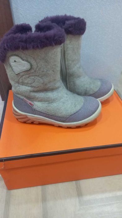 Продам детскую обувь срочно!!