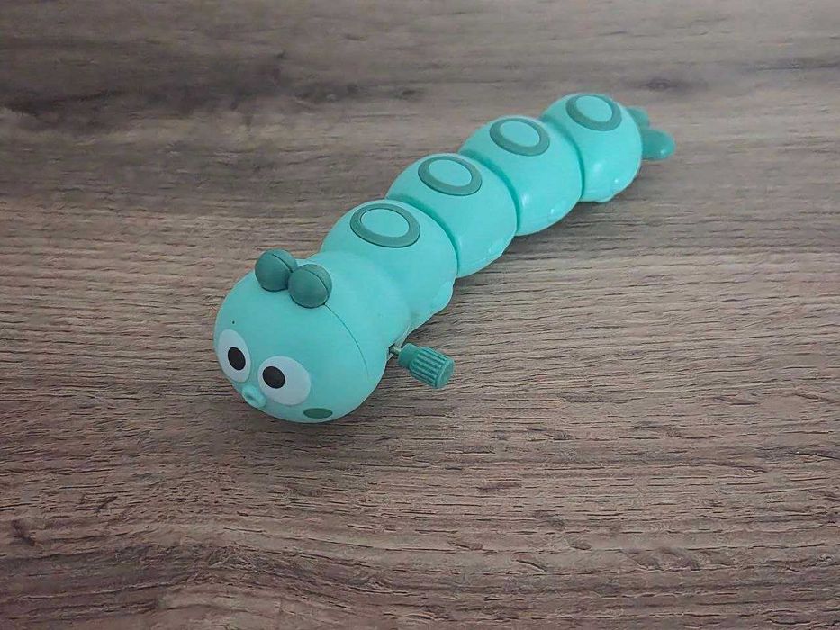 Игрушка заводная гусеница