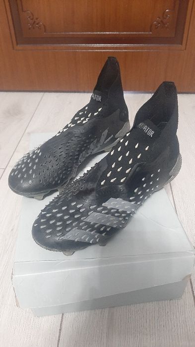 Продам бутцы Adidas 39 р