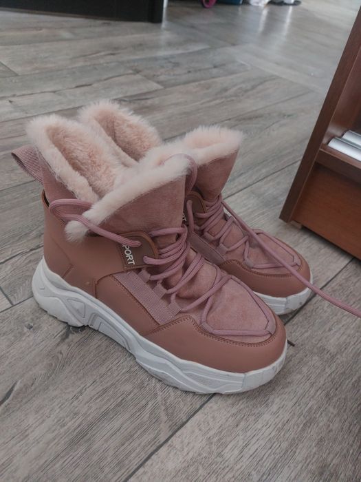 Продам женскую обувь