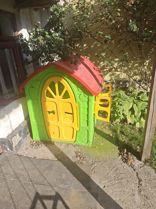 Căsuța loc de joaca