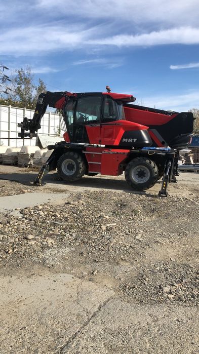 Închiriez motostivuitor Manitou rotativ încarcator telescopic Spider