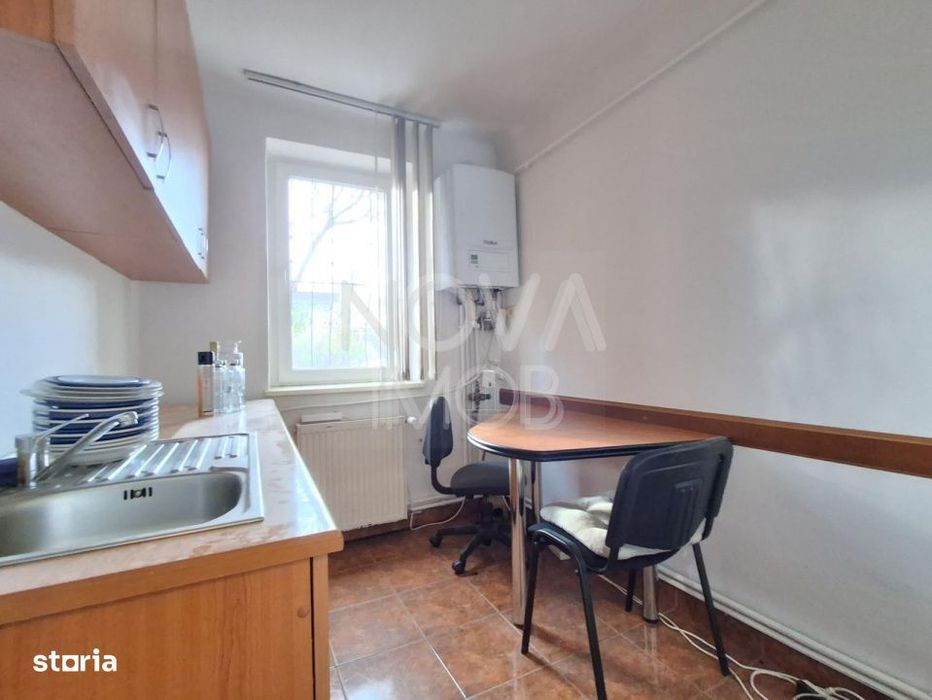 Apartament 4 camere de vanzare, Central