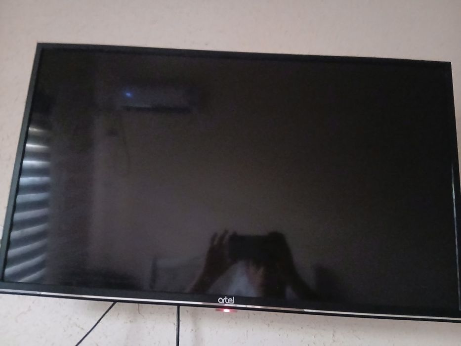 Телевизор  артел  32 продаётся не смарт