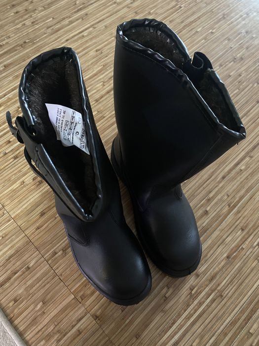 Қысқы етік сатылады