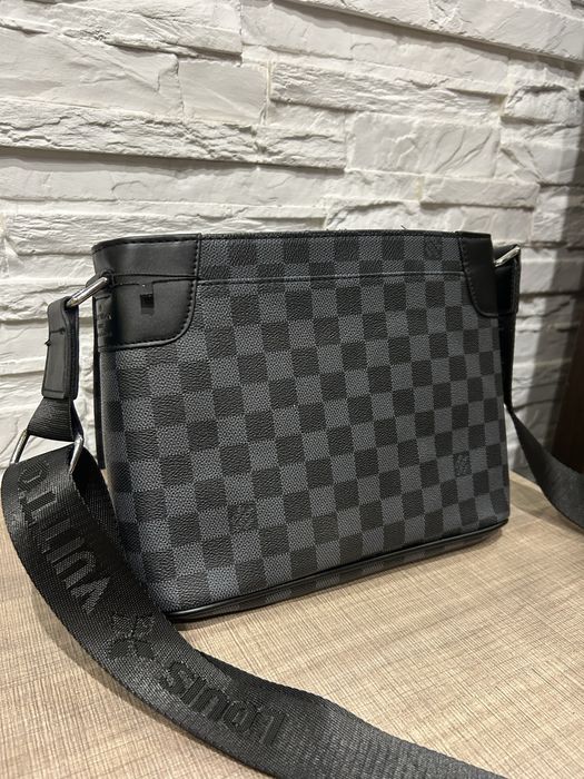 Мъжка чанта LV Louis Vuitton