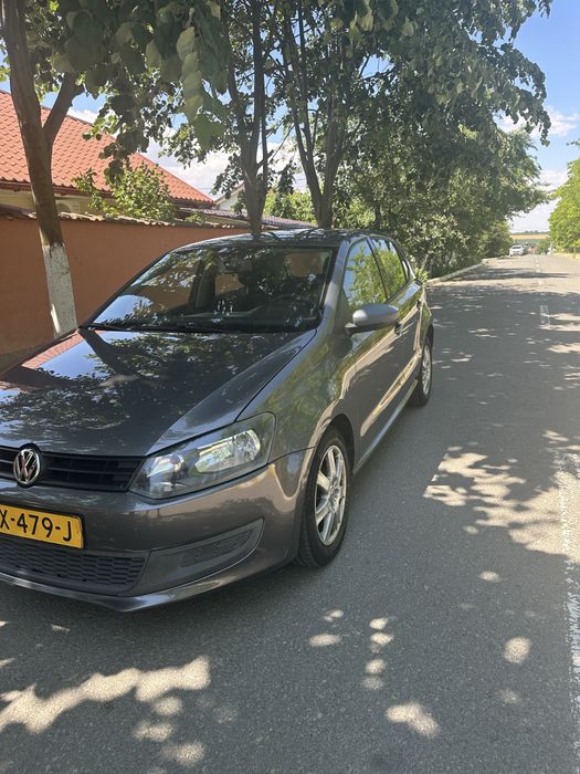 VOLKSWAGEN Polo