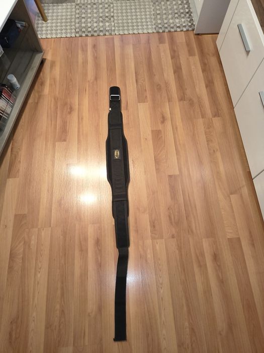 Колан за вдигане на тежести