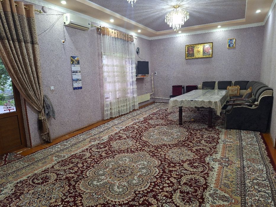 Обмен бор, Арзонга Эски шахарда Ховли сотилади, 3 хонали кв. Бартер бу