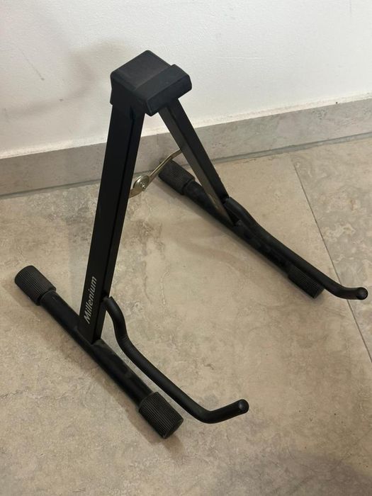 Suport Chitara Millenium -A-