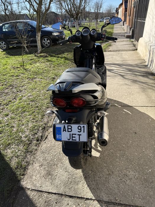 Vând Malaguti F12 max 250cc