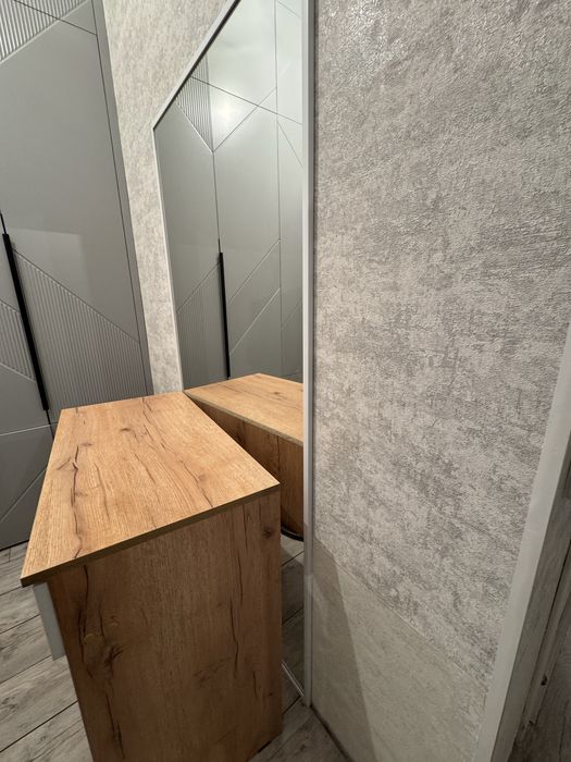 Стол со зеркалом