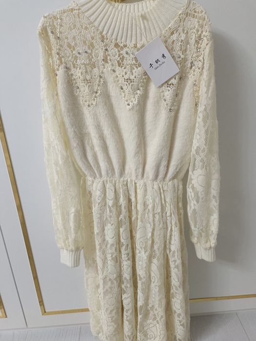 Женское платье беж