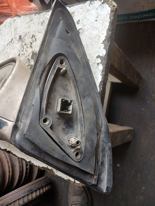 Зеркало KIA  RIO 2000г левое электро