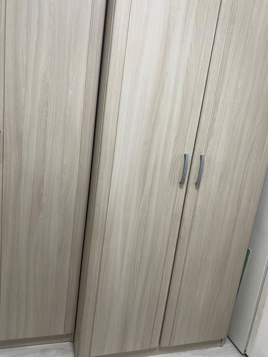 Двухстворчатый и одностворчатый шкаф