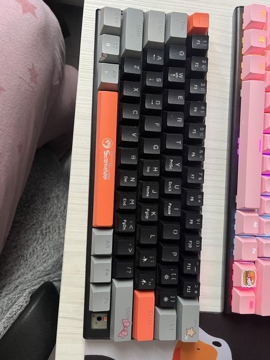 Tastatura scorpion red switch defecta