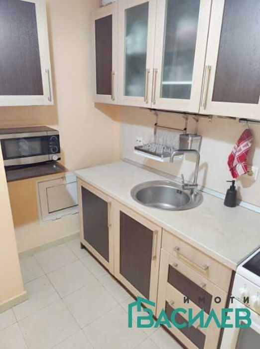 Продава се Двустаен апартамент в София, Център - 72 кв.м за 1488 €/кв.м - Снимка #2