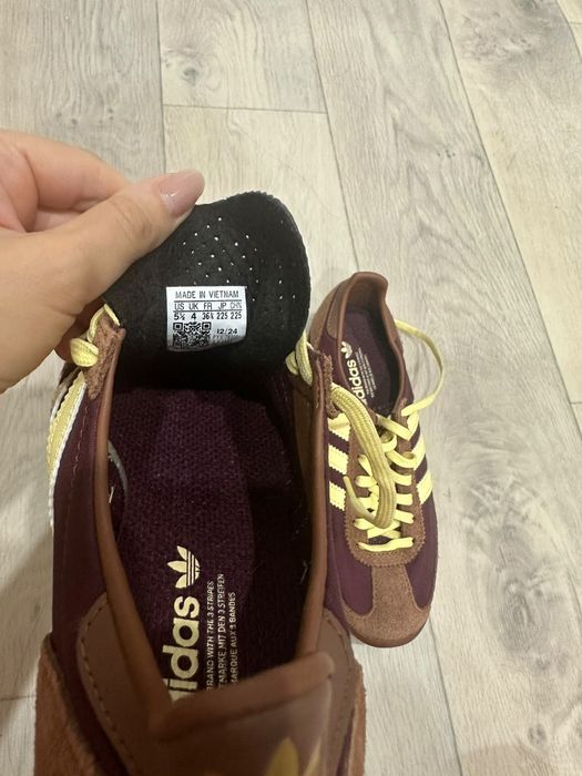 Продам кроссовки Adidas