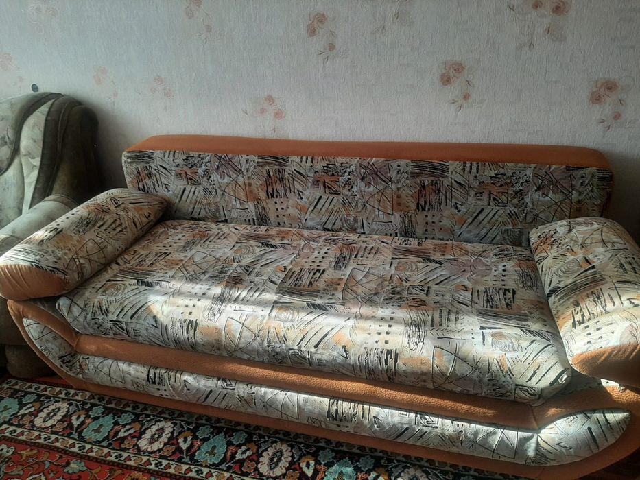 Продам  диван раскладной и кресло