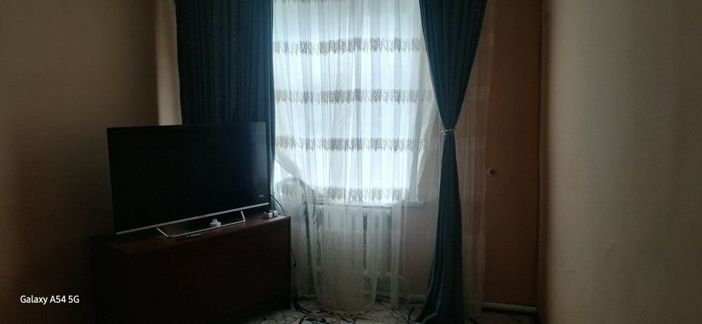 яхши ховли бор сотилади