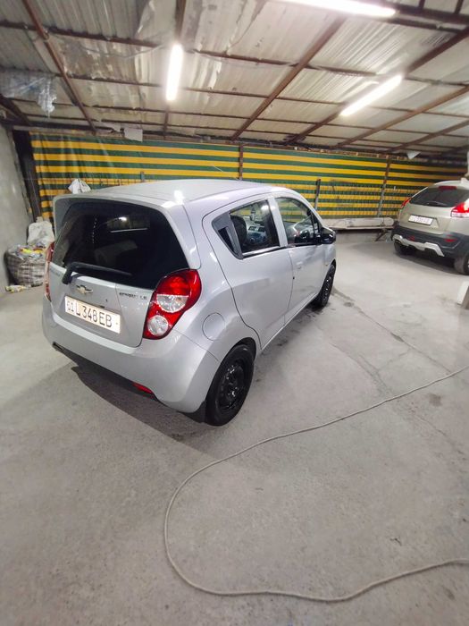 Spark 2012 prabeg 340min srochna sotiladi 4900