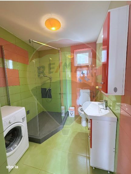 Apartament spațios-3 camere-la curte în Turnișor
