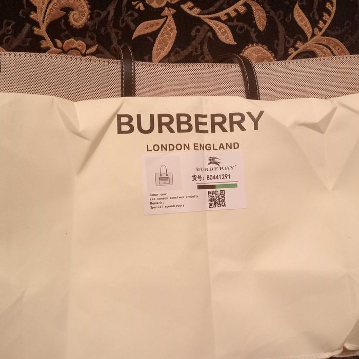 Продам сумку Burberry