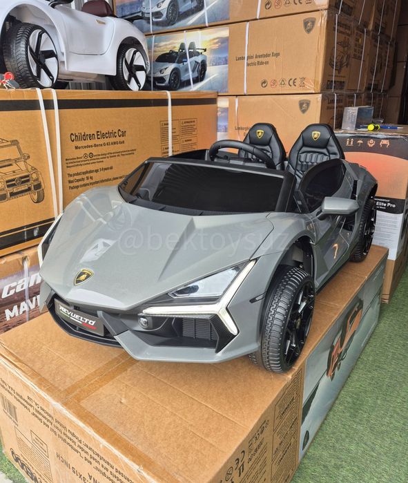 Детская машина Lamborghini Revuelto 24V 2-местная до 14 км/ч до 110 кг