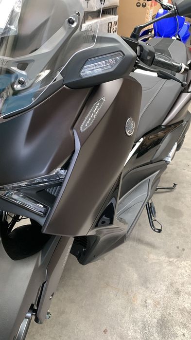 Vânzare  scuter XMAX 125 Tech MAX  cu porbagaj