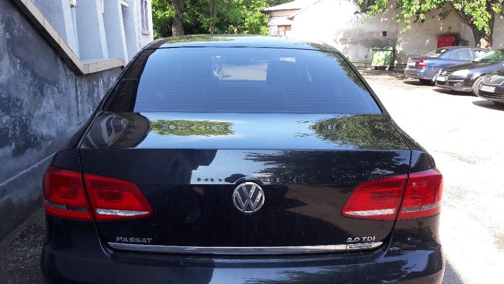 Vand Stopuri Lampi Triple VW Passat B7 Berlina - Originale - Impecabil