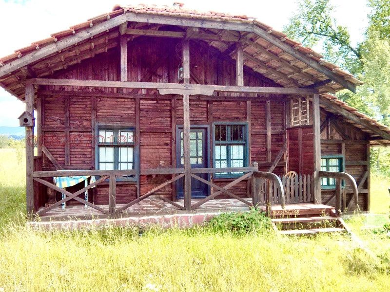 Седем декара нива с къща