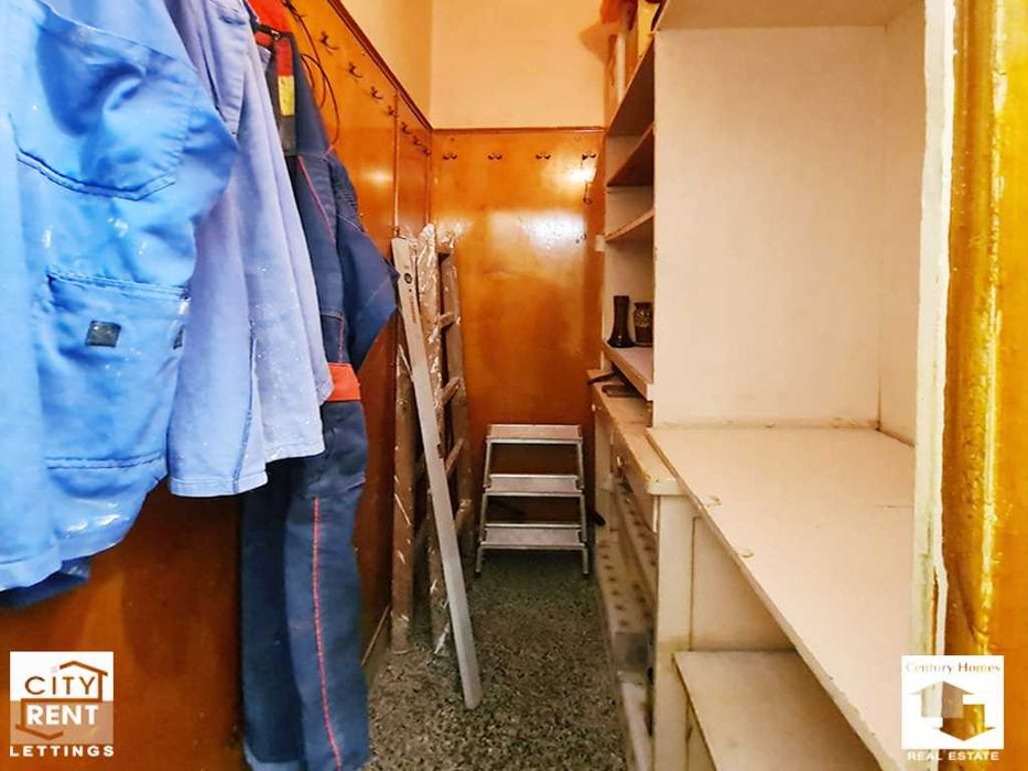 104987 Апартамент с три помещения, в широкия център на Велико Търново