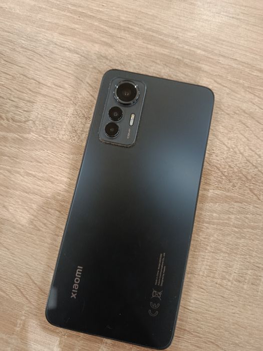 Продавам Xiaomi 12 Lite в гаранция